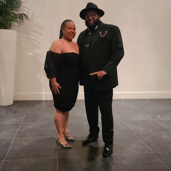 Meet your Posher, Raymond - Picture 3 of 8